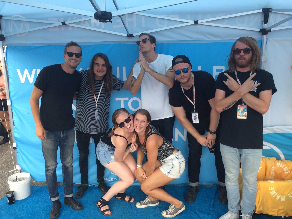LWhitneyC's tweet photo. We did it! We met our favorite band @themaine finally!! 😍😍 https://t.co/g7L8jd6QEN