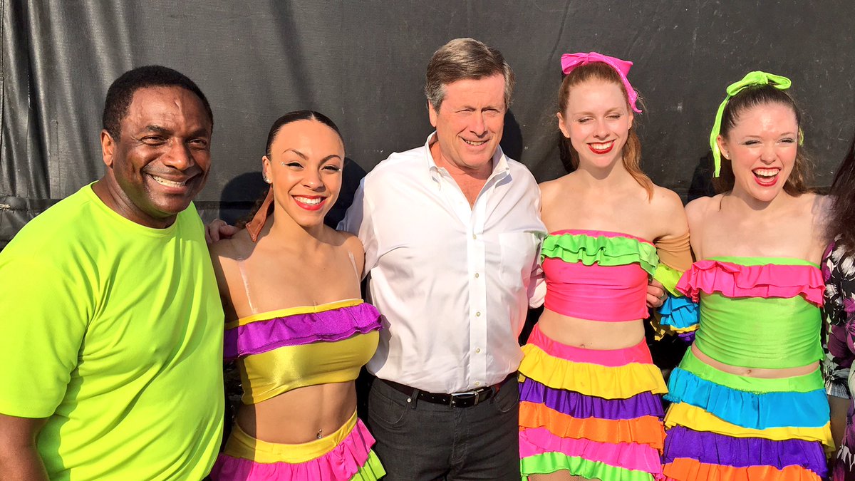 WexfordBIA's tweet photo. @JohnTory joins @Thompson_37 at #TasteofLawrence to kick off the weekend festival #scarbTO https://t.co/WMWrHY5wOX