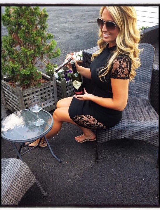 BigHouseTobacco's tweet photo. #vinofriday #Cocktails #BestCocktails #sotl #sotllove #terramater #pasodelsol #bighousebabes #scranton #tamarocks https://t.co/93vGb34l7f