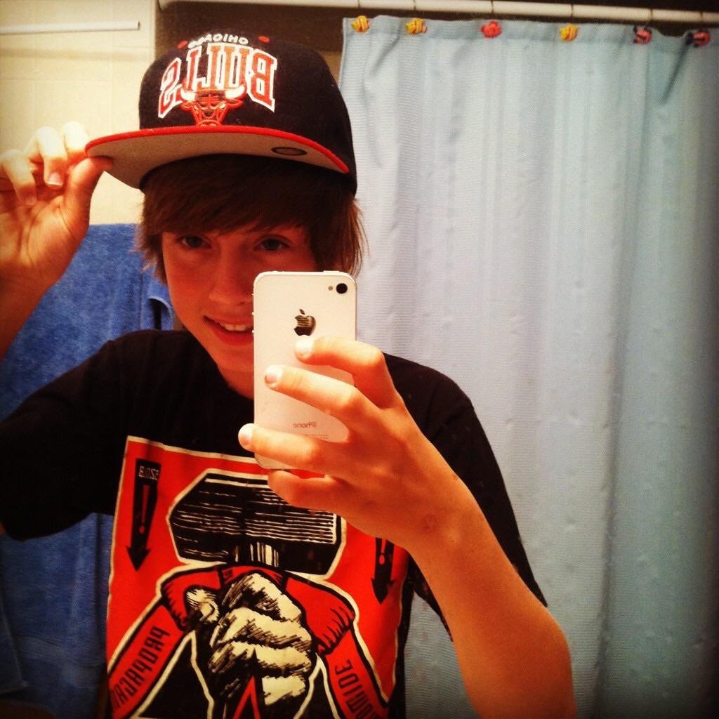 Matt_Zeranski's tweet photo. Big 17 to this squirrel! #John @dominikliman10 https://t.co/5e0Y74L3W1