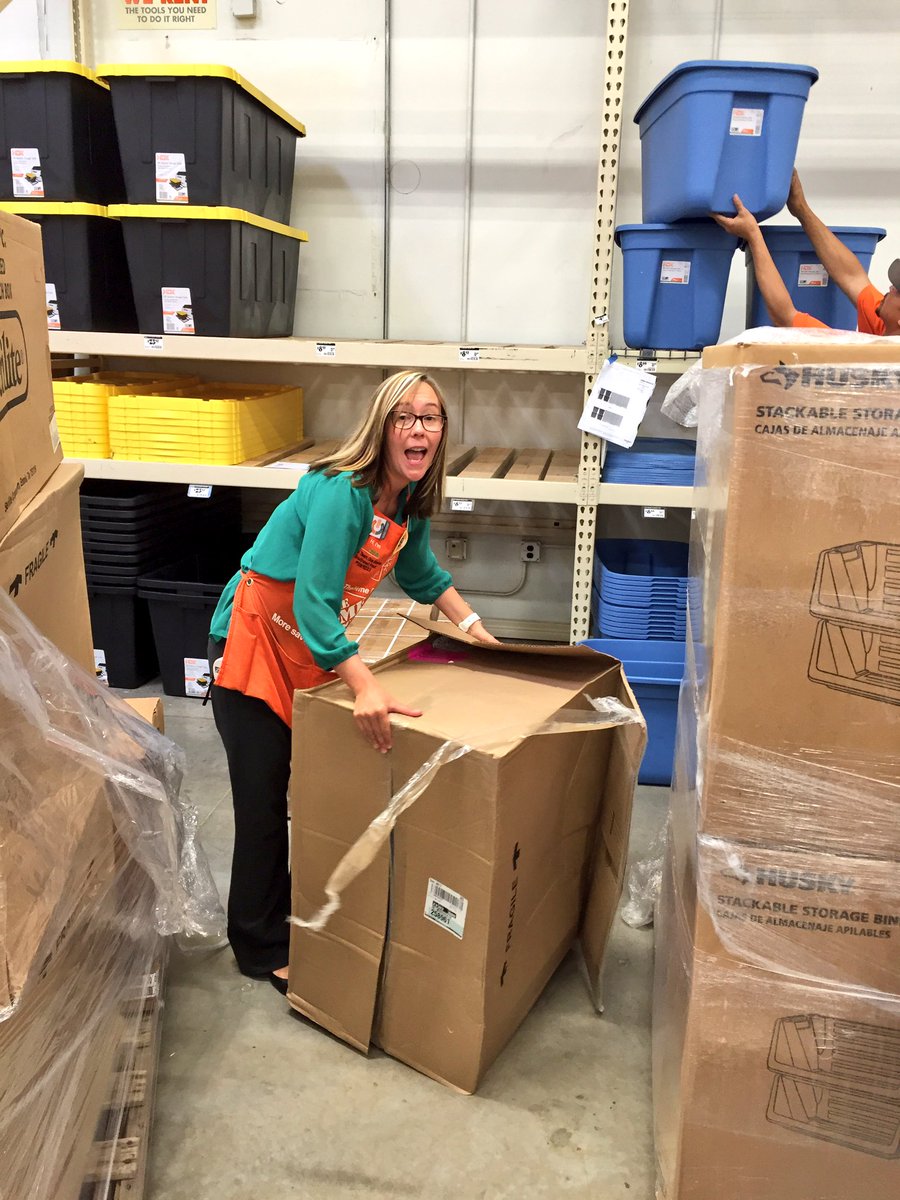 ConstantinoJoey's tweet photo. @lanawarriner was so excited to set SHOE earlier this week!
#swbest
#swped https://t.co/aJTSHuQTiW