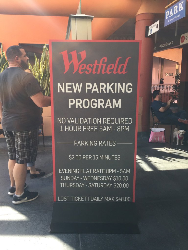 sandiegostreets's tweet photo. New parking policy at Horton Plaza. https://t.co/yMkxflScY0