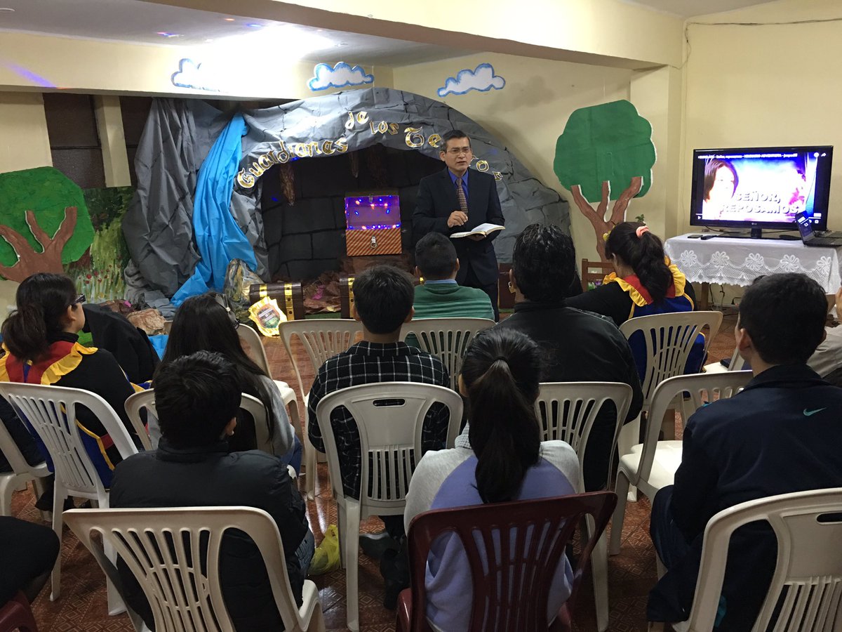 DanielRomeroMa's tweet photo. Pastoreando las nuevas generaciones. Iglesia La Aurora. #APC https://t.co/EiVHuJDdgY