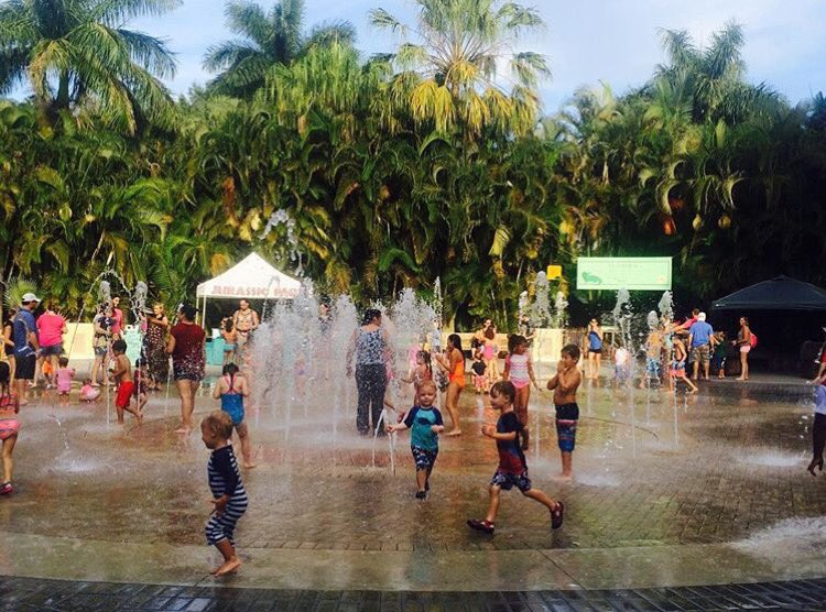 PalmBeachZoo's tweet image. #SeenOnScene - #FountainFun at #SafariNights 📷 @grazie_cristina #LoveFL #TTOT