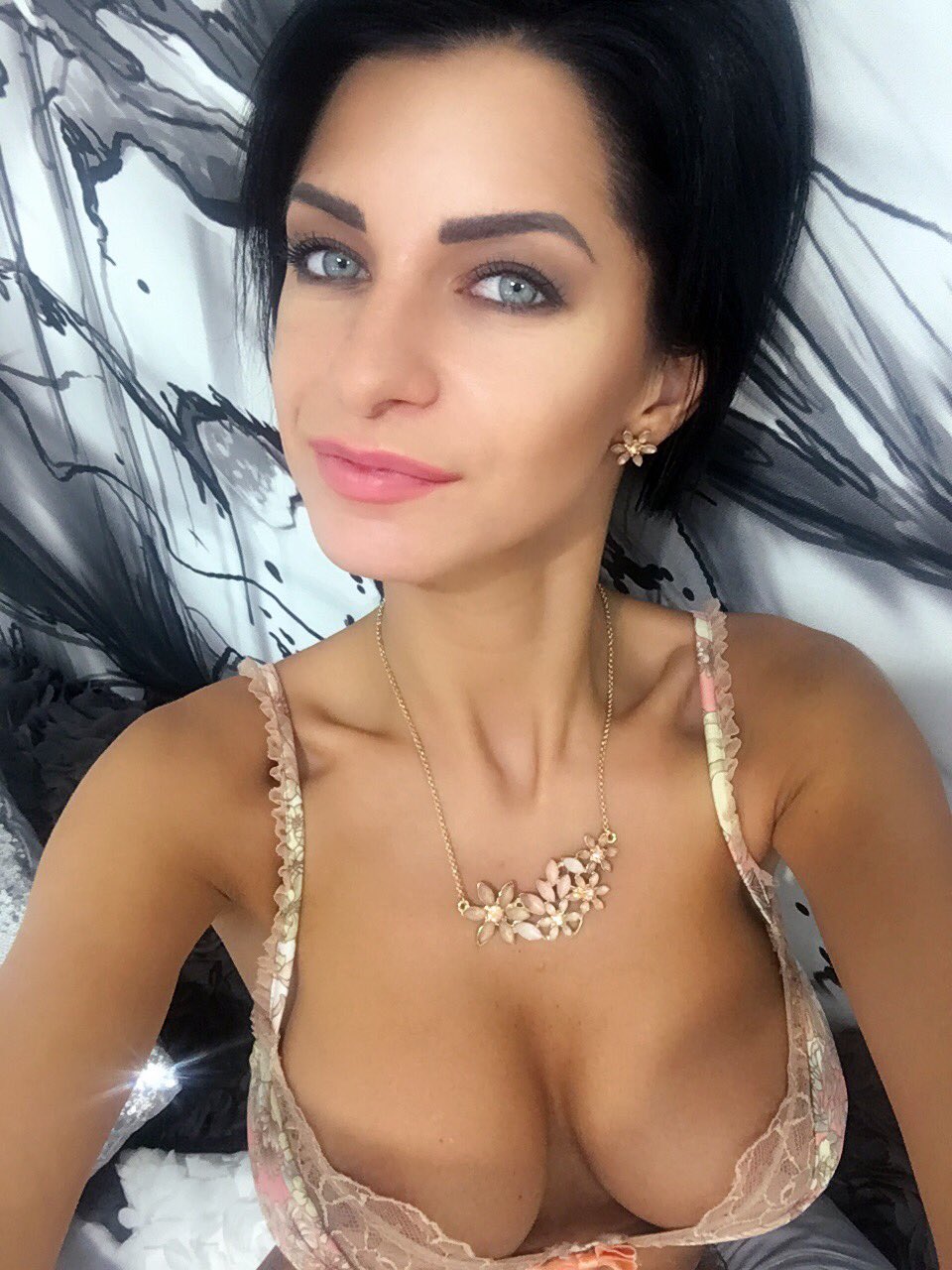 Молодые вебкам модели. Model запись. Bongacams модели. Популярные модели в привате. Model запись.