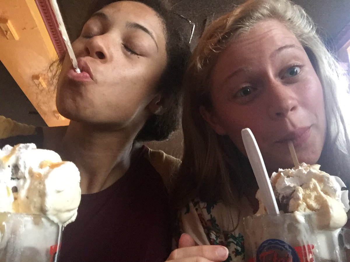 mikasize's tweet photo. Rootbeer floats are good &amp; stuff @AshtonRoddie https://t.co/m8wj1m5Ce9