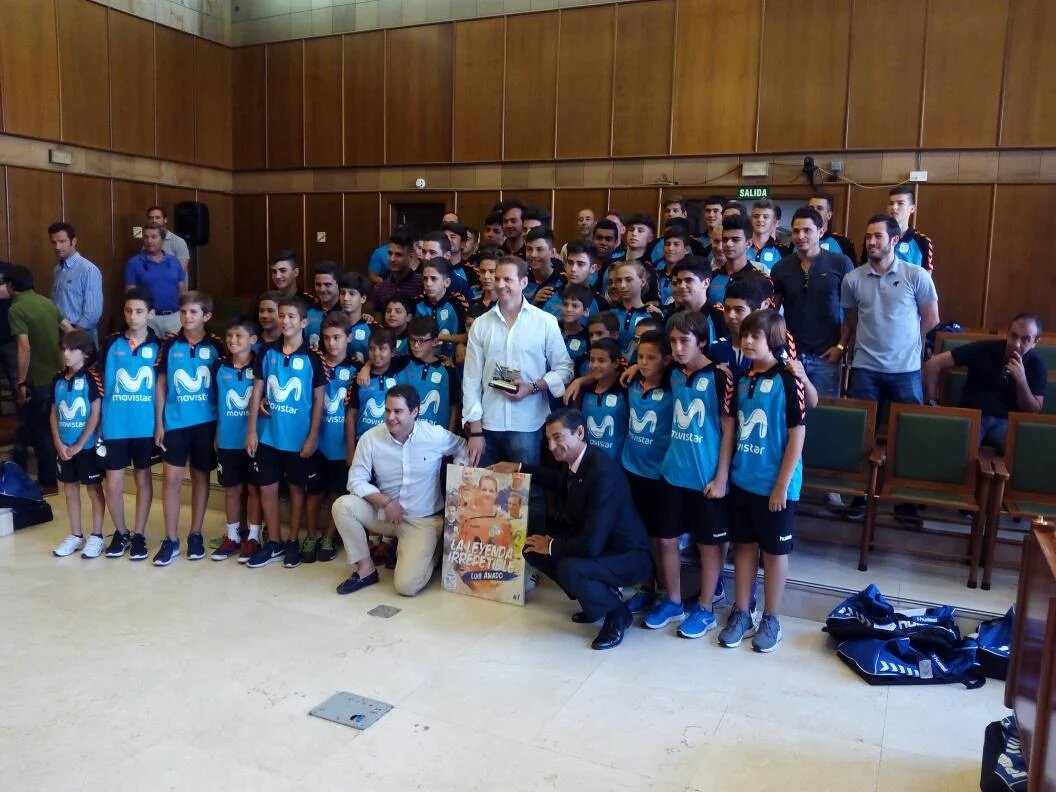 MovistarInterFS's tweet photo. Orgulloso de formar parte de esta familia, como aficionado, sois ejemplares. Sigamos creciendo, desde pequeños https://t.co/M94cJGvukX
