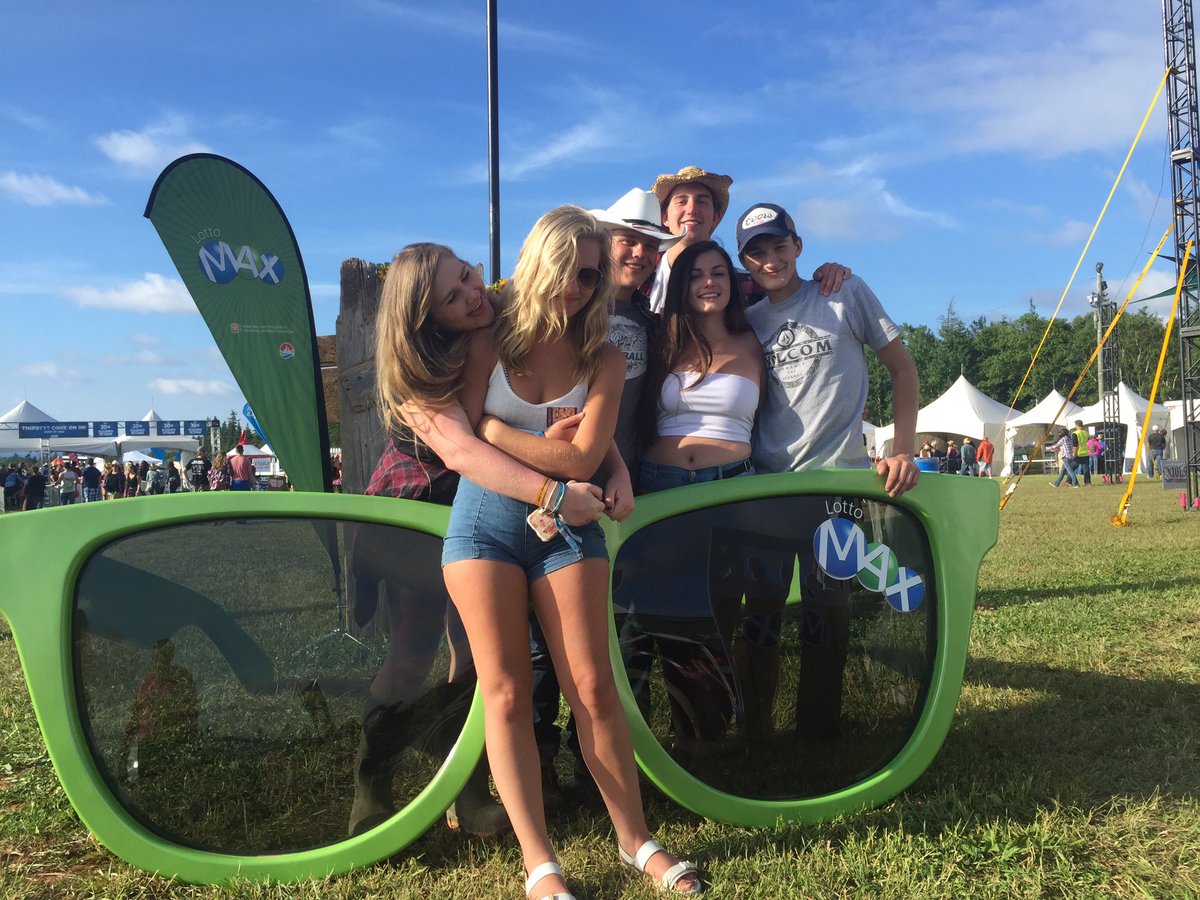 Clarkyy16's tweet photo. @AL_Lottery #CBMF2016 #Maxwkn https://t.co/ZxCajR0ZQc