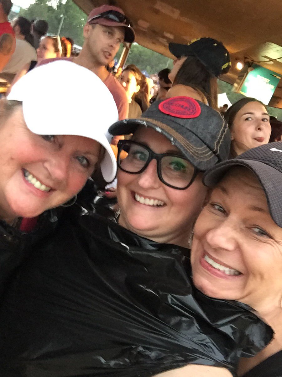 andreacole73's tweet photo. Garbage bag ponchos #CMTStyle @CMTMusicFest being evacuated https://t.co/IRuk29tcB9