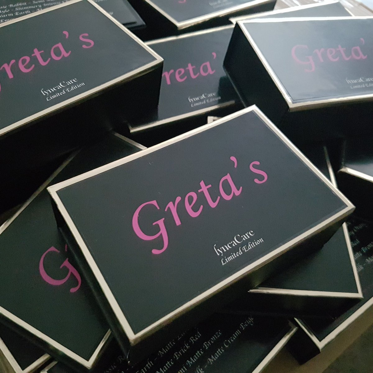 lyncaCare's tweet photo. lyncaCare "Limited Edition" X Greta 

 "Chocolate &amp; Rose Gold Makeup Look"
- Bridal Style

https://t.co/TP5iAT4Nxp https://t.co/AocbZAhjSw
