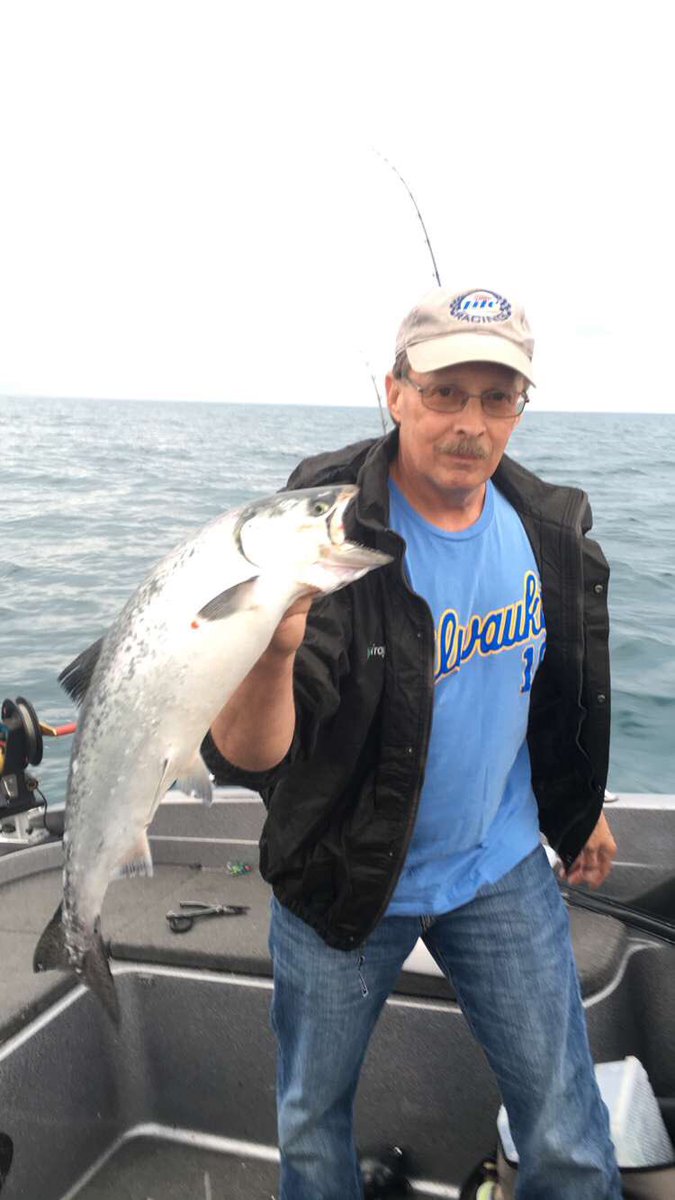Epicguideservce's tweet photo. Great time to get out and fill the freezer! Book your trip today. #wisconsin #fishing #salmon #GetOutdoors https://t.co/ptIQE7sgmc
