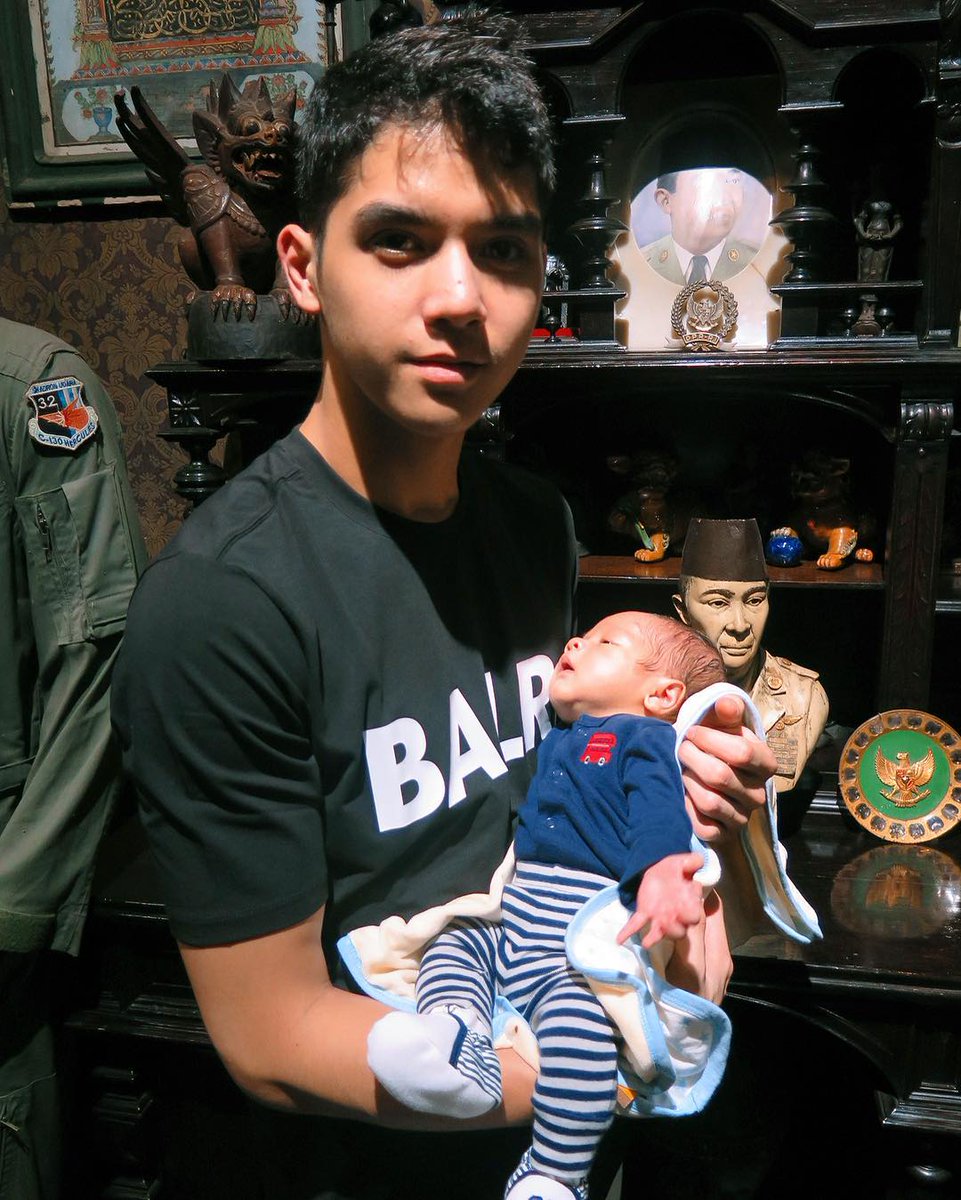 AlKohler7's tweet photo. Welcome to the family Ahmad Syailendra Aerlangga. https://t.co/Qw06yMsF3R