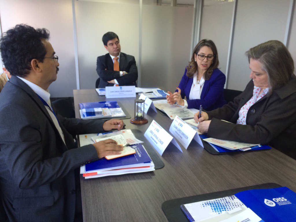 Productiva sesion de trabajo con Ministra <a href="/ClaraLopezObre/">Clara López Obregón</a> acordamos agenda de exten de la proteccion social <a href="/OissSec/">OISS</a>