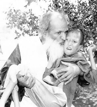 DrBushraIqbal's tweet photo. ایک "باباۓ قوم " ہیں 
ایک "مسیحاۓ قوم"
#Edhi #سلام_ایدھی https://t.co/gntZu7LUQ4