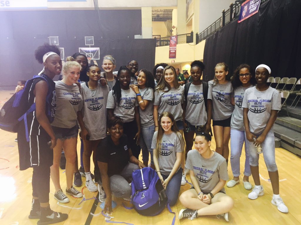 SisSophisticate's tweet image. 8th Nationals is about to get a dose of some #CFE2020 Basketball!! Help me wish our girls luck!! They are ready!!