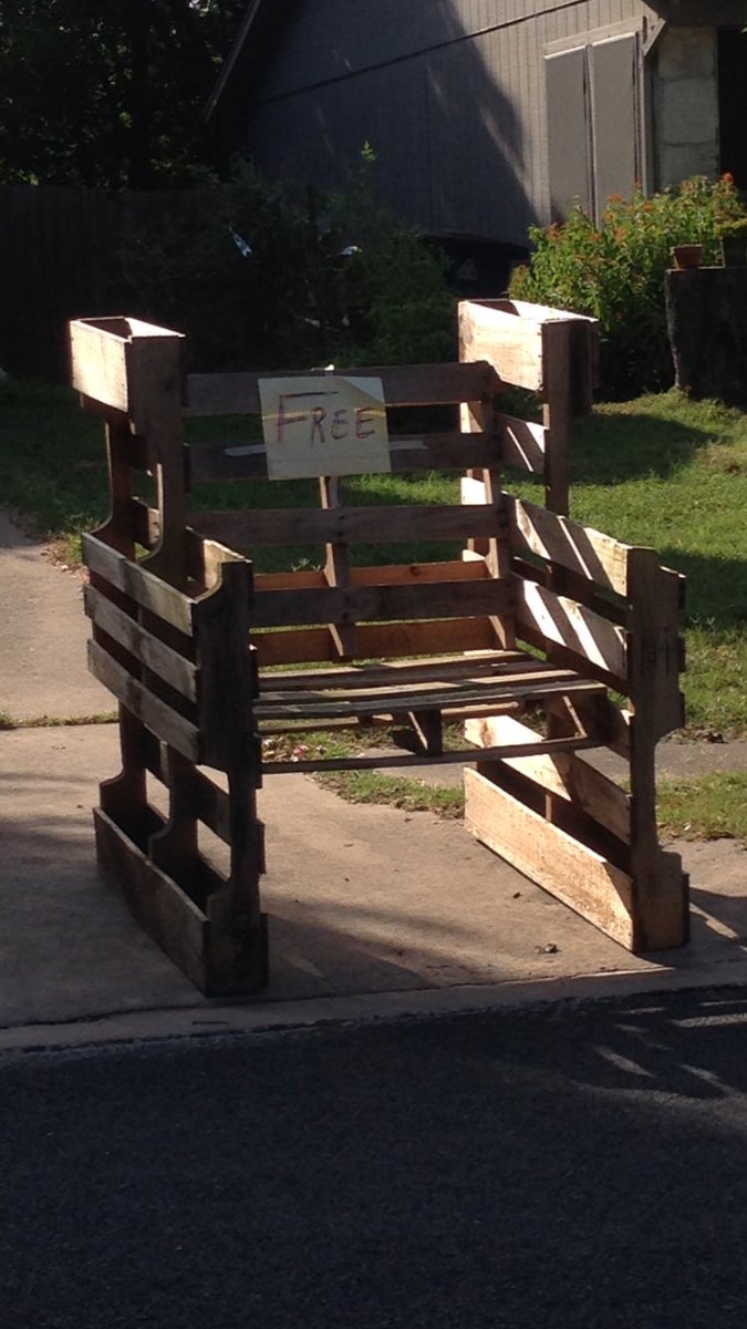 This guy's just giving free chairs away. Curb alert Austin, TX!