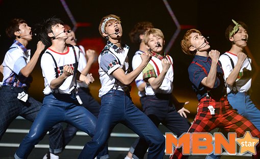 its17forums's tweet photo. [PHOTOS] 160708 Seventeen at 2016 Miss Korea
#세븐틴 #아주NICE 
https://t.co/FXiU3T8QBi https://t.co/JTpylpv3oZ