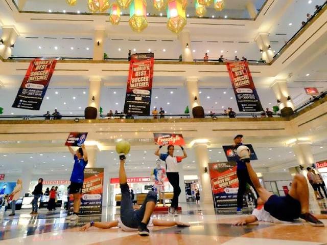 LoadFs_jogja's tweet photo. Pose !
Performer LOAD.FS JOGJA crew di @PlazaAmbarukmo With @my_supersoccer 
#jogja #yogyakarta @KomunitasDjogja https://t.co/yTTVcdk3Ng