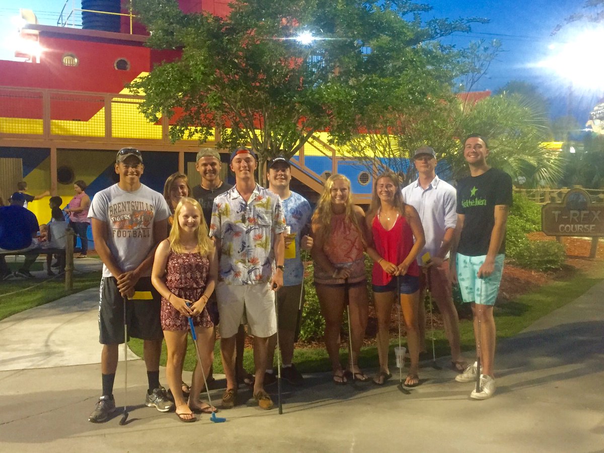 haileyralston12's tweet photo. Friendly fam golf tourney on night #6 ⛳️🏌 https://t.co/s93l6c3nvB