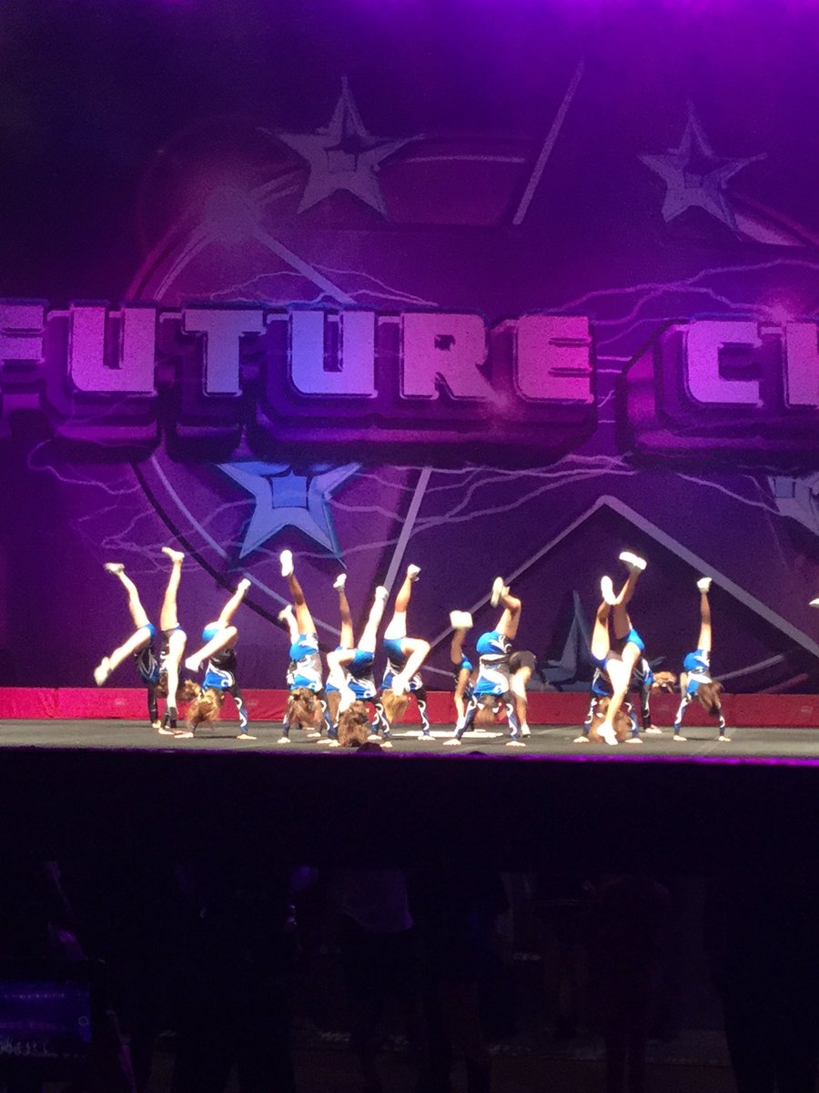 FutureCheer's tweet photo. Bournemouth Elite Ripples showing their slick tumble timing 😎 🌊  @_BECheer_ #FCByTheBeach #Y1Small https://t.co/9ZyCXCt8QM