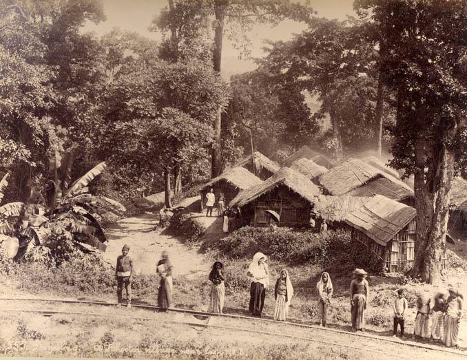TheDarjChron's tweet photo. World's Oldest Operating Photo Studio Shuts DowN - Some pics they clicked of #Darjeeling

https://t.co/943dSBuGTK https://t.co/57LnHL7I45