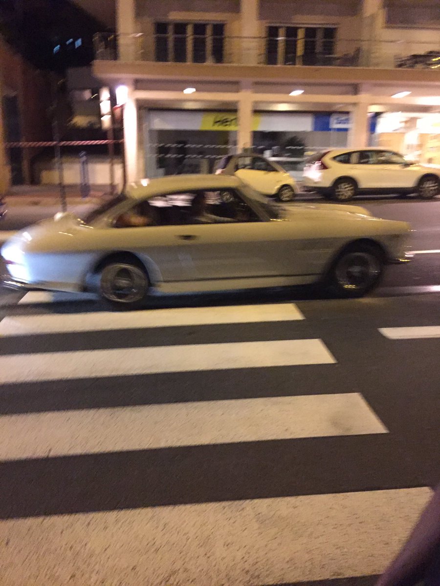 AutoPap's tweet image. Rubbish pics but look at this cruising Monascow last night! 

#Spellchecked