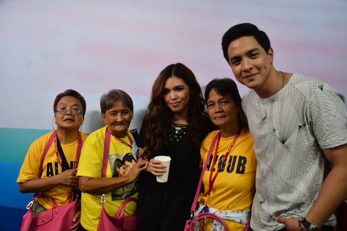 EatBulaga's tweet photo. Ang "Tres Lolas" bumisita sa broadway :)
#ALDUBMaineCelebration https://t.co/JqMAeGzVzg