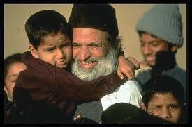 PukhtunkhwaPics's tweet photo. Khudaya sa sho agha khkule khkule khlq, 
Pa zahir pa batin speen speezale khlq. 
   #سلام_ایدھی https://t.co/h8yrJPuawI