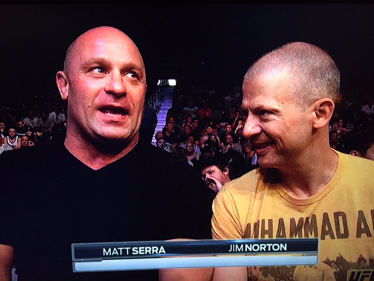 MikeAndersonBIG's tweet image. .@JimNorton admiring that accommodating mouth @MattSerraUFC #watdatmoufdo