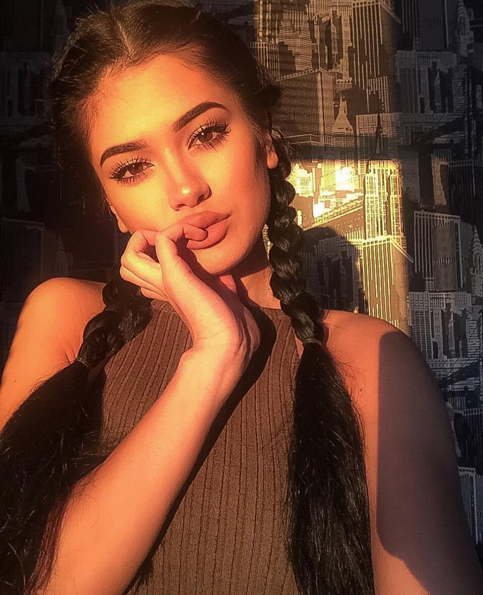 FUCKINGMAMl's tweet image. sun kissed