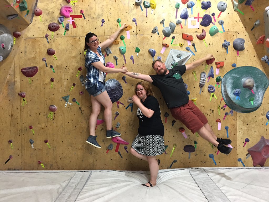 crux_TO's tweet photo. @mimicoTiffany @fryderyk @SkyeAshby #fringebite "I'm in love! You guys are awesome!" -Tiffany https://t.co/IomeAXriD1