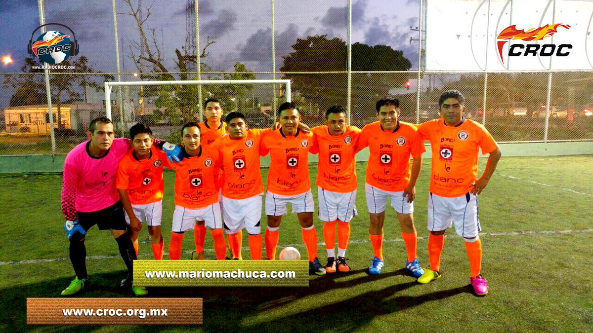 TuRadioCROC's tweet photo. La @crocqroo #Cancún entrega uniformes a equipo Hotel #LeBlanc en encuentro VS Hotel #InterPalace.
En Canchas #ACD https://t.co/hjFqDYLdXB