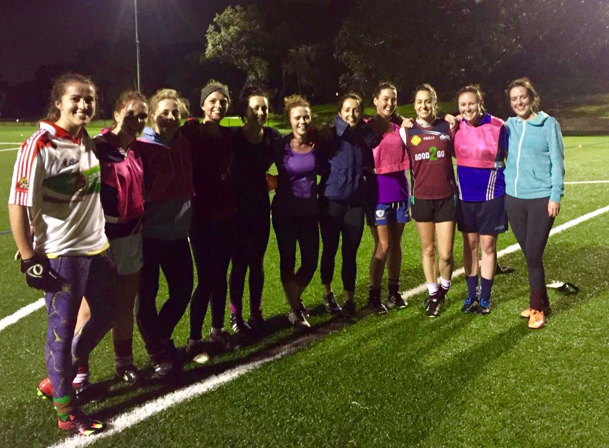 KellyFarrell10's tweet photo. Cheers to Geraldine Flynn for taking a great training session with @clannagaelbondi @LadiesFootball #honclan https://t.co/FYWHRt7SJq