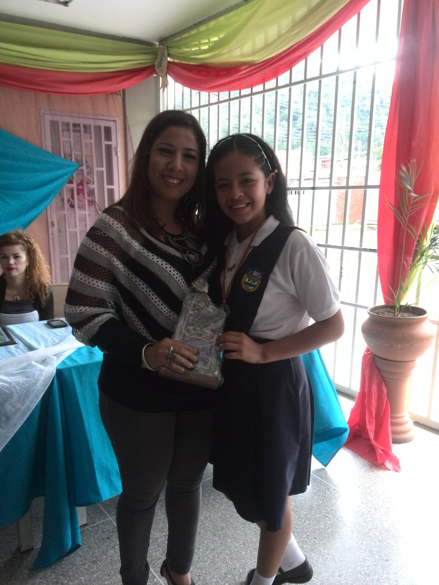 Acto de graduación de los niños y niñas de 6to grado <a href="/SilvaEleazarL/">Eleazar López Silva</a> <a href="/rodulfohumberto/">Rodulfo H. Pérez H.</a>