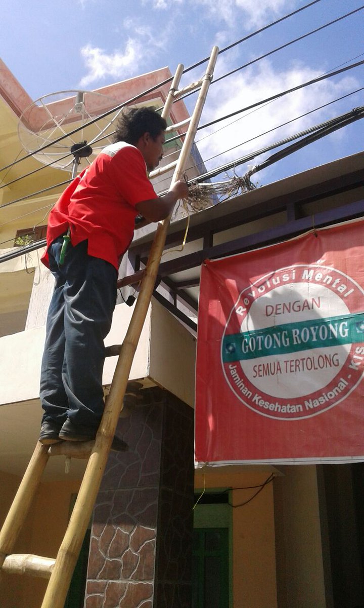 dwibu2013's tweet photo. @parwi66
@_funtastic5_
#TelkomFuntastic5
#GEMATREG5
#FIX
Proses penyelesaian ggn jaringan  aeng baja raja' Bluto https://t.co/EAKAR91mFo
