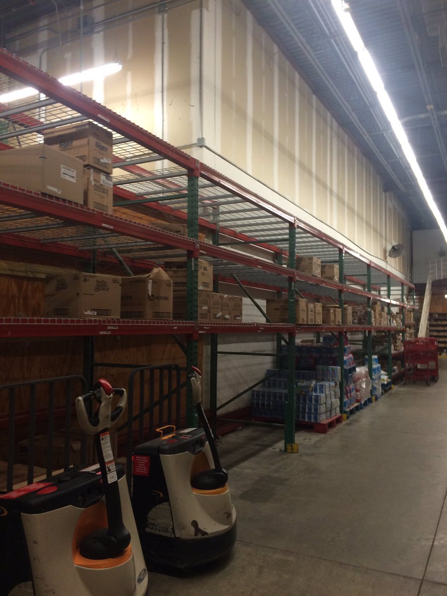 MMcHenry1376's tweet photo. Low and Pro! 158 empty pallet spaces and counting!! @BRossTarget @naylor_evan @JKennedyTarget https://t.co/O16MZ52jYG