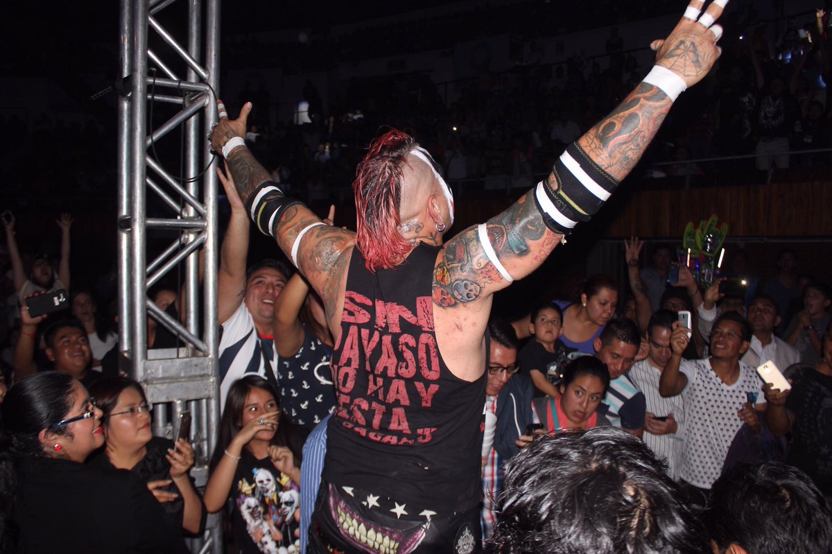 luchalibreaaa's tweet photo. #LosFronterizos se imponen a #LosPsychoCircus en la lucha semifinal de #AAAenCDMX https://t.co/FSZPPYrQ5E