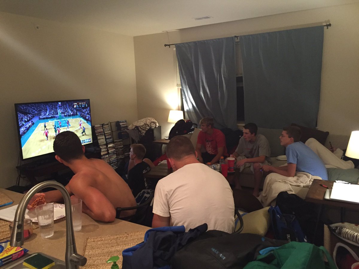 TakeFlightWI's tweet photo. Some team bonding for our 16u with a NBA 2K tournament at hand! #FlightBasketball https://t.co/ShN4e55fsM