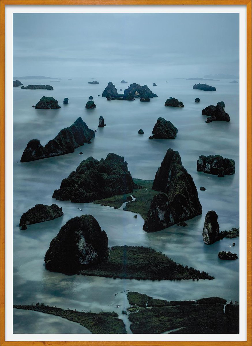 James Bond Island II, 120×87in, Sold for $725,000 USD #andreasgursky auctionclub.com/public/histori…