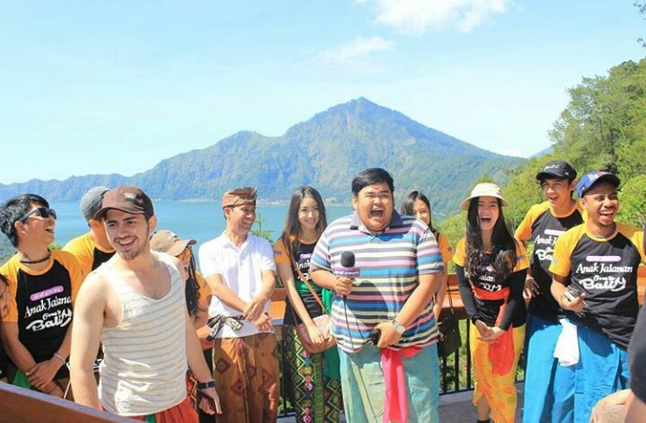 WiLikeItBatam's tweet photo. Pada bahagia banget ya, smoga iwil @15natashawilona bisa liburan bareng kalian lagi ❤ https://t.co/B9jnRFlW2a