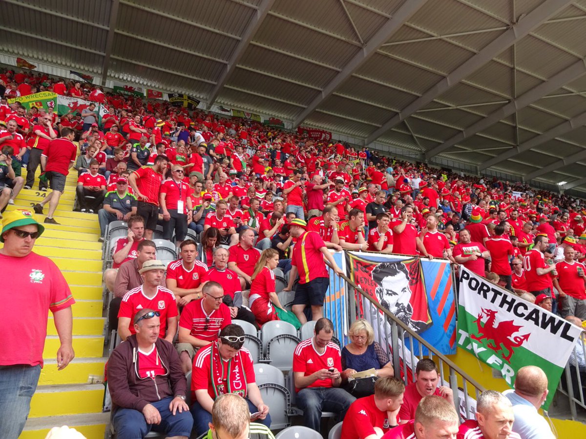 matt_ashcroft's tweet photo. Amazing being part of the #redwall over the last 4 weeks. Thanks @FAWales, see you in September! #TogetherStronger https://t.co/AzrFBdBEWJ