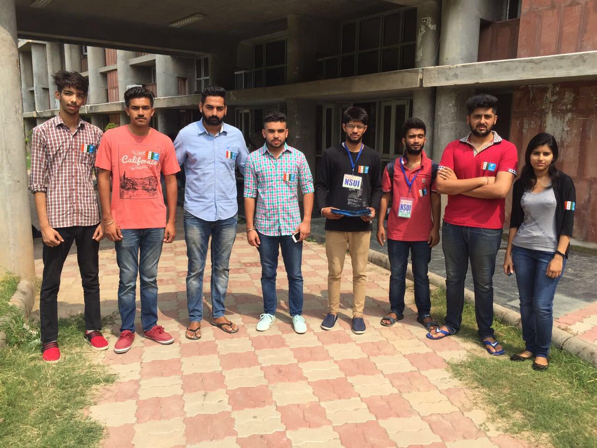 LubanaManoj's tweet photo. @NsuiPU helping students with #Humanrights entrance test.There for students all time .. #BlueWaveOn @girishgoa https://t.co/3gE5Nl1bPO