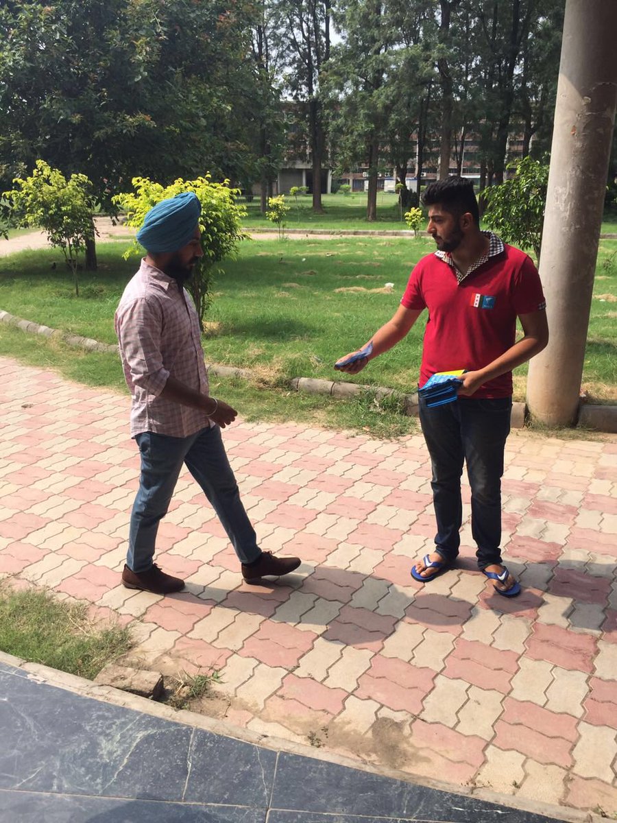 LubanaManoj's tweet photo. @NsuiPU helping students with #Humanrights entrance test.There for students all time .. #BlueWaveOn @girishgoa https://t.co/3gE5Nl1bPO