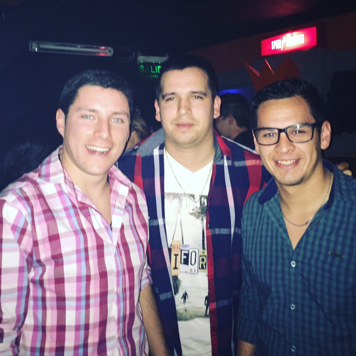 Explotaaa <a href="/Castelli_LaZona/">La Zona Castelli</a>  disfrutando con amigossss