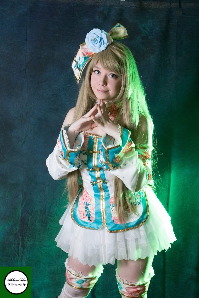 AlchemiGlow's tweet photo. Nice to be back doing photography and here is my first shoot back with Ebonyan-chan Cosplayu as kitori minani https://t.co/XRorMyWwpc