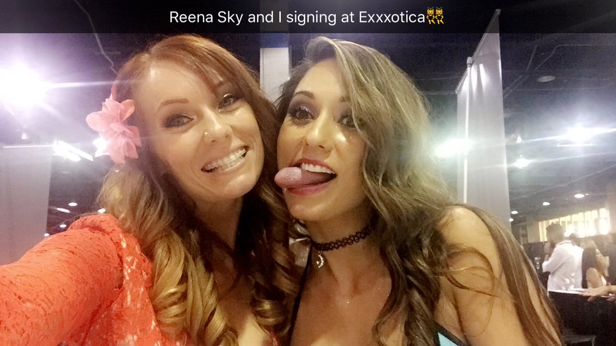 Dani Jensen On Twitter Had An Awesome First Day At EXXXOTICA In