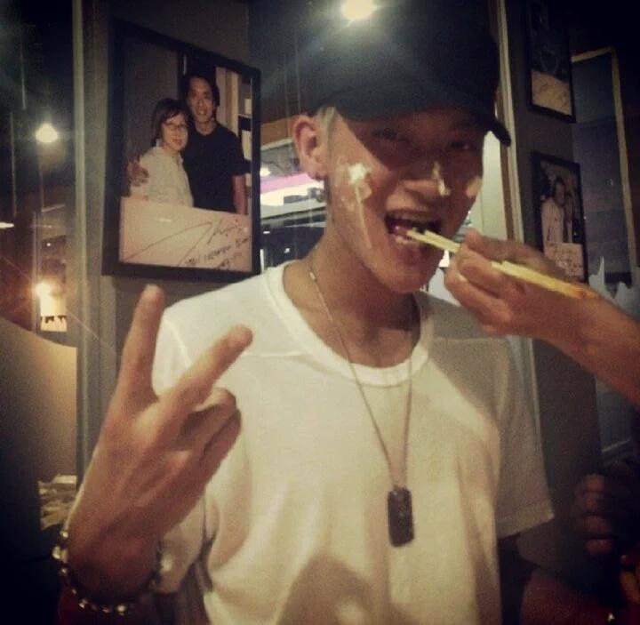 hztttaoking's tweet photo. Tao has a soft heart. He's a brat sometimes but he is the sweetest! 💙 #SSPH1stPaandar #TAO1stAnniversary 🌊 https://t.co/eCMkhyGM87