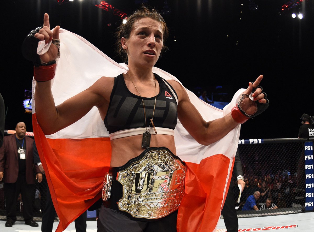 UFCEurope's tweet photo. Wow! @joannamma officially landed 176 significant strikes which is tied for 6th most EVER in a single UFC bout! 👊 https://t.co/WB4N0iuaci