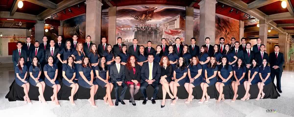 Desde la <a href="/SCJN/">Suprema Corte</a> la foto del recuerdo generación 2012-2016 La Generación del Cambio. <a href="/martincapistran/">Dr. Luis Alberto Martin Capistran.</a> <a href="/ucristobalcolon/">Universidad Cristóbal Colón</a>