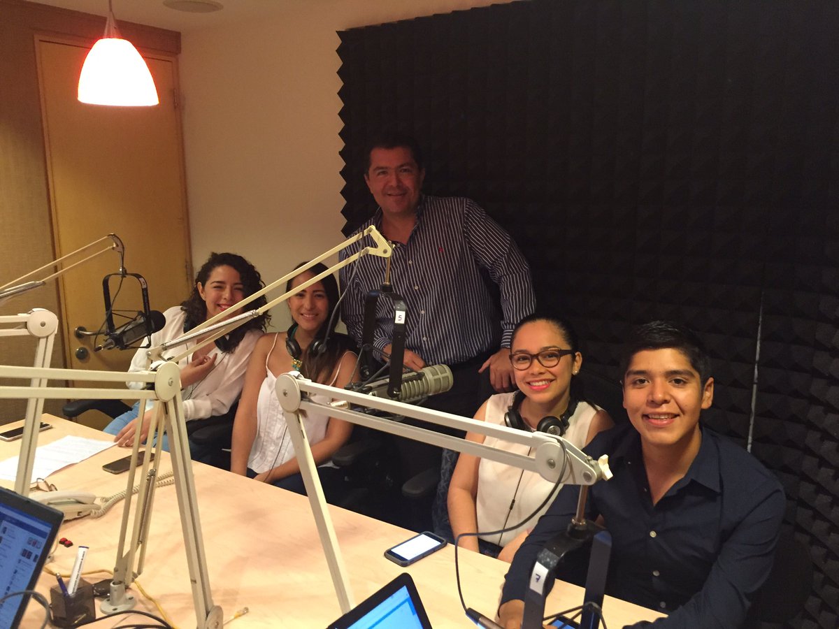 En la <a href="/ucristobalcolon/">Universidad Cristóbal Colón</a> llevamos actividades que fomentan, las habilidades de expresión oral. <a href="/martincapistran/">Dr. Luis Alberto Martin Capistran.</a>